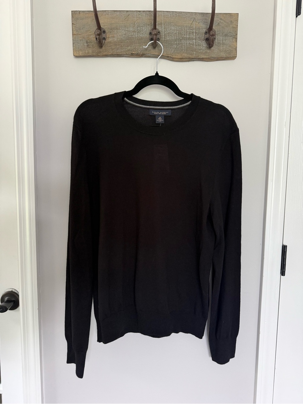 Banana Republic Men's Black Crewneck Sweater-100% Merino Wool- Size M NWT